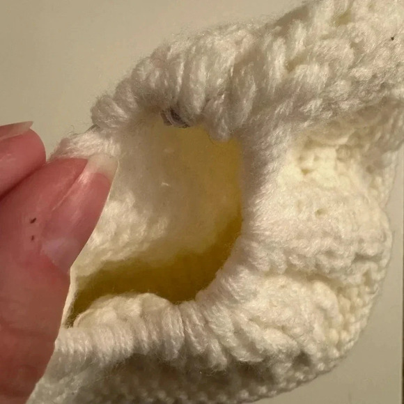 CC Beanie with pony tail hole - Picture 4 of 6